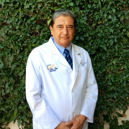 Dr. Indalecio Peña González - Gastroenterólogo en Querétaro